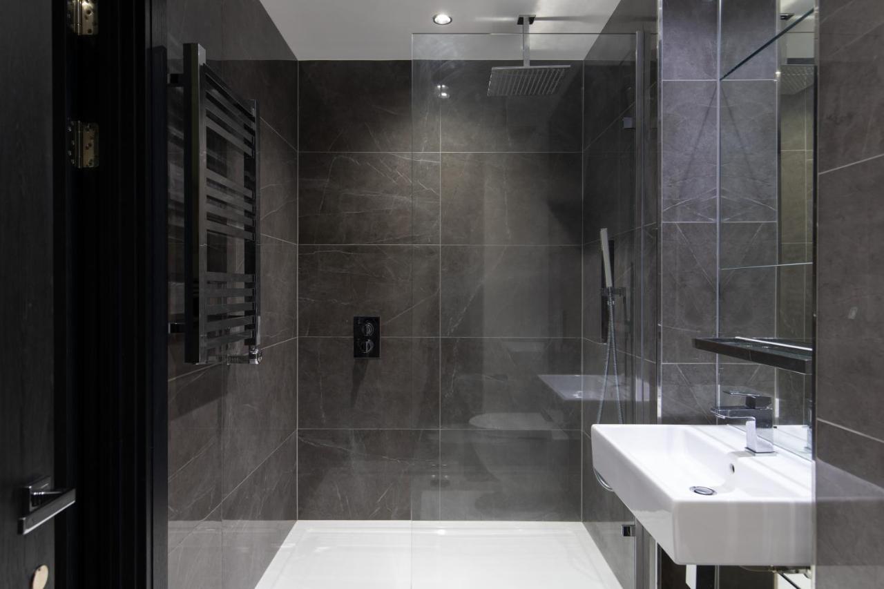 Chelsea Cascade Flat Apartment London